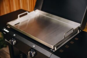 Enders AMARO 2 Plancha Gasgrill, 2 Edelstahlbrenner, Edelstahl-Plancha, Haube und Ablagefach – Bild 4